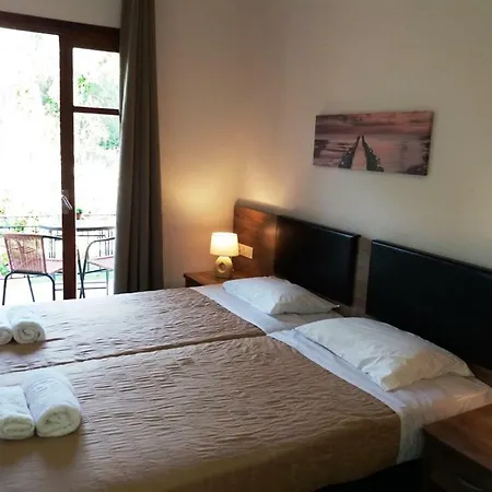 Corfu Rooms * Ipsos