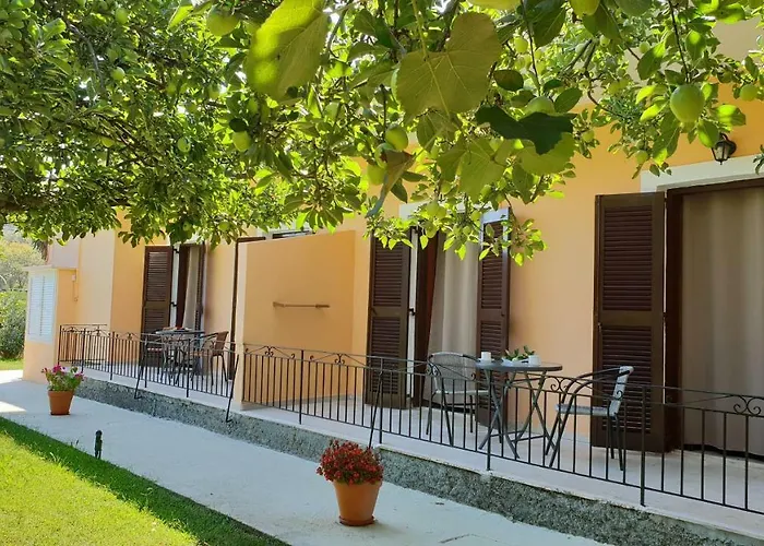 Corfu Rooms * Ýpsos